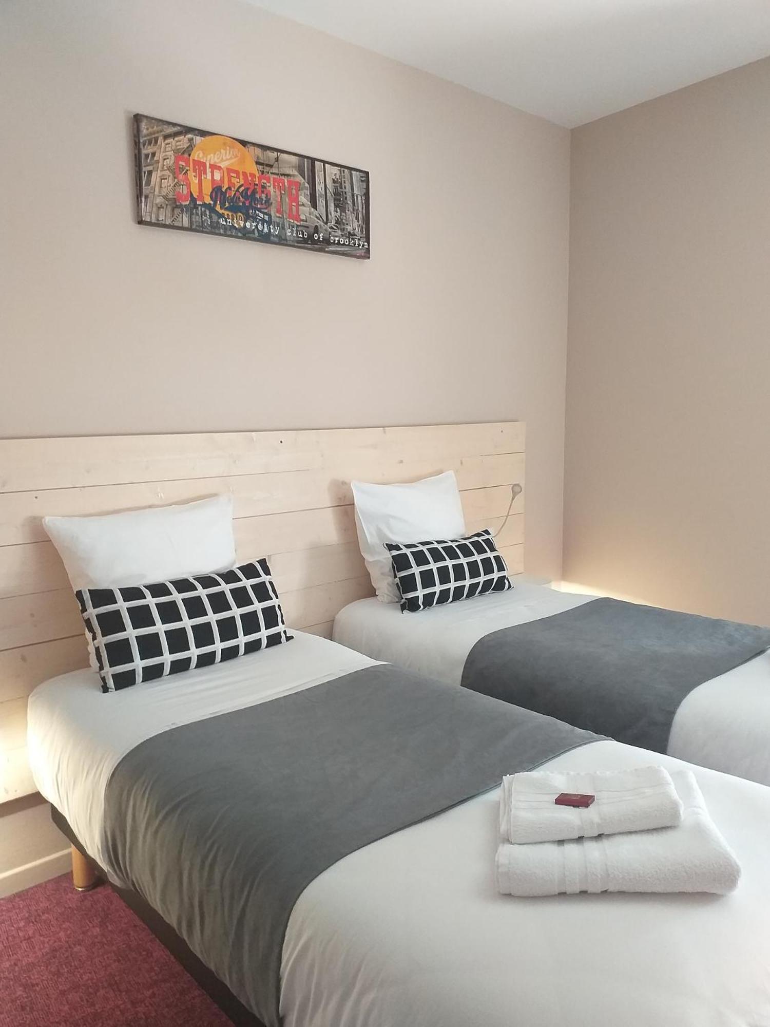 Hotel La Couronne Марманд Екстериор снимка